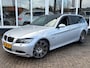 BMW 3-Serie Touring 318i Business Line | Trekhaak | Parkeer Sensoren | Sportstoelen | Navi | Cruise