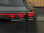 Volkswagen Tiguan 1.5 eHybrid R-Line Edition | Black Style | Panoramadak | Elektrische Trekhaak | 20" Lichtmetaal | Head-Up Display | Massage Stoelen | Dodehoeksensor | Lane Assist | Sportstoelen |