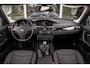 BMW 3-Serie Touring 318i Executive | Facelift | Panoramadak | Navigatie | Stoelverwarming | Climate control | Half leer | Bluetooth | Cruise control | PDC | ISO-fix | 17 inch | Origineel