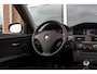 BMW 3-Serie Touring 318i Executive | Facelift | Panoramadak | Navigatie | Stoelverwarming | Climate control | Half leer | Bluetooth | Cruise control | PDC | ISO-fix | 17 inch | Origineel