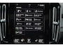 Volvo XC40 T4 Recharge Ultimate Dark - Panorama/schuifdak - IntelliSafe Assist & Surround - Harman/Kardon audio - Parkeercamera achter - Verwarmde voorstoelen & stuur - Parkeersensoren voor & achter - Elektr. bedienb. voorstoelen met geheugen links - Draadloze tel. lader - Extra getint glas - Elektr. inklapbare trekhaak - 19' LMV