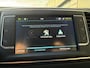 Peugeot e-Expert DC 75 kWh (Stoelverwarming - 2x Schuifdeuren - Keyless Entry - Laadruimte betimmering - Automatische Airco - Navigatie - Parkeersensoren V+A - Apple Carplay)