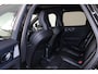 Volvo XC60 T6 Recharge AWD Ultra Black Edition - Luchtvering - Panorama/schuifdak - IntelliSafe Assist & Surround - 360º Camera - Bowers & Wilkins audio - Adaptieve LED koplampen - Verwarmde voorstoelen, stuur & achterbank - Parkeersensoren voor & achter - Elektr. bedienb. voorstoelen met geheugen - Geventileerde voorstoelen - Head up display - Draadloze tel. lader - Extra getint glas - Elektr. inklapbare trekhaak - 21' LMV