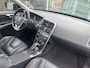 Volvo XC60 2.0 T5 FWD Summum Automaat, Panoramadak, Leder, Trekhaak vaste kogel, Stoelverwarming, Parkeercamera, Navigatie, Bluetooth, 18 inch lichtmetalen wielen