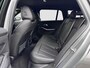 BMW 3-Serie Touring 320e | Trekhaak | Nieuw model | Carplay | Camera | Skyscraper grau | Sfeerverlichting | Widescreen | M Shadow