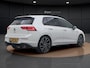 Volkswagen Golf 2.0 TSI GTI | Pano dak | Stoelverwarming | Trekhaak | 19"| Keyless | LED mistlampen |