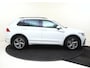 Volkswagen Tiguan 1.4 TSI eHybrid R-Line Business | SoH 95% | Achteruitrijcamera | Adaptieve cruise control | 3-zone airco | Dodehoek detectie | Keyless | CarPlay | Parkeerassistent | Digital cockpit |