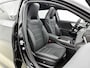 Mercedes-Benz A-klasse 250 e Business Solution AMG | AMG Line Plus pakket | Nightpakket | 19 inch AMG velgen | Smartphone-integratie | Panoramaschuifdak | Head-up display | 360°-camera | Augmented Reality navigatie |