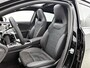 Mercedes-Benz A-klasse 250 e Business Solution AMG | AMG Line Plus pakket | Nightpakket | 19 inch AMG velgen | Smartphone-integratie | Panoramaschuifdak | Head-up display | 360°-camera | Augmented Reality navigatie |