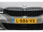 BMW 3-Serie 330e M Sport Schuif kanteldak - 19 inch - Premium kleur Oxidgrau - Nederlandse Auto Dealer onderhouden - Adaptieve cruise control - 360 camera