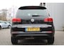 Volkswagen Tiguan 1.4 TSI R-Line Edition Clima/Cruise/Bi-Xenon/Camera/Stoelverwarming/PDC/LED/Park.Assist/18"LM/Alcantara/Trekhaak