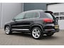 Volkswagen Tiguan 1.4 TSI R-Line Edition Clima/Cruise/Bi-Xenon/Camera/Stoelverwarming/PDC/LED/Park.Assist/18"LM/Alcantara/Trekhaak