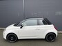Fiat 500 1.0 GSE Hybrid Dolcevita Bi-colore Airco - Apple carplay - Cruise control - Panoramadak - Parkeersensoren achter - Licht metalen velgen 16 inch - Bluetooth - Mistlampen voor - All season banden - Navigatiesysteem - Stuur kunstleder - Stuur multifunctioneel - Elektrische ramen - Start/stop systeem