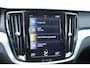 Volvo V60 T5 Automaat Momentum | Keyless Entree | Parkeersensoren voor + achter | Apple Carplay / Android Auto | Navigatie | Dealeronderhouden | Cruise Control | Privacy Glass | 18" Lichtmetalen Velgen