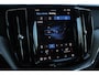 Volvo XC60 2.0 T6 Plug-in hybrid AWD Plus Dark | Elektrisch glazen panorama-dak | Rondomzicht camera | Trekhaak elektrisch uitklapbaar | Elektrisch verstelbare voorstoelen met geheugen | Adaptieve cruise control | Google services | Apple Carplay & Android Auto | Dodehoek detectie | Lederen bekleding | Keyless Entry | Stoel- en stuurverwarming |