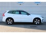 Volvo XC60 2.0 T6 Plug-in hybrid AWD Plus Dark | Elektrisch glazen panorama-dak | Rondomzicht camera | Trekhaak elektrisch uitklapbaar | Elektrisch verstelbare voorstoelen met geheugen | Adaptieve cruise control | Google services | Apple Carplay & Android Auto | Dodehoek detectie | Lederen bekleding | Keyless Entry | Stoel- en stuurverwarming |