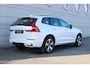 Volvo XC60 2.0 T6 Plug-in hybrid AWD Plus Dark | Elektrisch glazen panorama-dak | Rondomzicht camera | Trekhaak elektrisch uitklapbaar | Elektrisch verstelbare voorstoelen met geheugen | Adaptieve cruise control | Google services | Apple Carplay & Android Auto | Dodehoek detectie | Lederen bekleding | Keyless Entry | Stoel- en stuurverwarming |