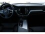 Volvo XC60 2.0 T6 Plug-in hybrid AWD Plus Dark | Elektrisch glazen panorama-dak | Rondomzicht camera | Trekhaak elektrisch uitklapbaar | Elektrisch verstelbare voorstoelen met geheugen | Adaptieve cruise control | Google services | Apple Carplay & Android Auto | Dodehoek detectie | Lederen bekleding | Keyless Entry | Stoel- en stuurverwarming |