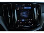 Volvo XC60 2.0 T6 Plug-in hybrid AWD Plus Dark | Elektrisch glazen panorama-dak | Rondomzicht camera | Trekhaak elektrisch uitklapbaar | Elektrisch verstelbare voorstoelen met geheugen | Adaptieve cruise control | Google services | Apple Carplay & Android Auto | Dodehoek detectie | Lederen bekleding | Keyless Entry | Stoel- en stuurverwarming |