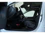 Volvo XC60 2.0 T6 Plug-in hybrid AWD Plus Dark | Elektrisch glazen panorama-dak | Rondomzicht camera | Trekhaak elektrisch uitklapbaar | Elektrisch verstelbare voorstoelen met geheugen | Adaptieve cruise control | Google services | Apple Carplay & Android Auto | Dodehoek detectie | Lederen bekleding | Keyless Entry | Stoel- en stuurverwarming |