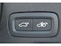 Volvo XC60 2.0 T6 Plug-in hybrid AWD Plus Dark | Elektrisch glazen panorama-dak | Rondomzicht camera | Trekhaak elektrisch uitklapbaar | Elektrisch verstelbare voorstoelen met geheugen | Adaptieve cruise control | Google services | Apple Carplay & Android Auto | Dodehoek detectie | Lederen bekleding | Keyless Entry | Stoel- en stuurverwarming |