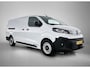 Peugeot e-Expert EV L2 75 kWh 136pk | DEMO | 351km WLTP Actieradius | Lage kilometerstand! | 3 Zitplaatsen | Navigatie | Achteruitrijcamera | Cruise Control | Airco | Parkeersensoren v+a | Armsteun | Draadloze Apple Carplay / Android Auto | Dodehoeksensor | Elektrisch inklapbare spiegels | Automatisch dimlicht | Regensensor | Schuifdeur |