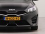 Kia Ceed Sportswagon 1.5 T-GDi GT-Line | Elektr. glazen schuif-/kanteldak | Apple Carplay | Navigatie | Stuur verwarmd | Achteruitrij camera | Parkeersensoren achter | Dodehoek detector | Voorstoelen verwarmd | Sportstoelen |