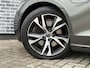 Volvo V60 2.0 T8 Twin Engine AWD R-Design | Plug-In Hybride (PHEV) | Achteruitrijcamera | Parkeersensoren | Stoelververwarming | Navigatie | Apple Carply | Android Auto | Verwarmde Voorruit | BLIS