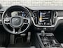 Volvo V60 2.0 T8 Twin Engine AWD R-Design | Plug-In Hybride (PHEV) | Achteruitrijcamera | Parkeersensoren | Stoelververwarming | Navigatie | Apple Carply | Android Auto | Verwarmde Voorruit | BLIS
