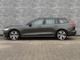 Volvo V60 2.0 T8 Twin Engine AWD R-Design | Plug-In Hybride (PHEV) | Achteruitrijcamera | Parkeersensoren | Stoelververwarming | Navigatie | Apple Carply | Android Auto | Verwarmde Voorruit | BLIS