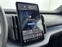 Volvo EX30 Cross Country Twin Motor Performance Ultra 69 kWh | Warmtepomp | Stoel + Stuur verwarming | Extra getint Glas | PDC V+A en 360 Camera | Harman en Kardon Audio |