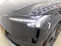 Volvo EX30 Cross Country Twin Motor Performance Ultra 69 kWh | Warmtepomp | Stoel + Stuur verwarming | Extra getint Glas | PDC V+A en 360 Camera | Harman en Kardon Audio |