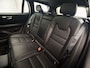 Volvo V60 2.0 T8 Twin Engine AWD R-Design 391Pk Automaat (PANORAMADAK, MEMORY SEATS, LEDER, STOELVERWARMING/KOELING, KEYLESS, SPORTSTOELEN, ZWART HEMEL, ADAPTIVE CRUISE, DRIVE MODE, NIEUWSTAAT)