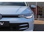 Volkswagen Golf 1.5 eHybrid 204pk Life Edition | SoH 100% | Pano | Haak | Navi | Adaptive Cruise | LED | PDC