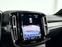 Volvo XC40 Recharge Twin Plus | Parkeercamera | Stoel- en Stuurverwarming | Getint glas | Trekhaak