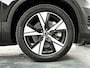 Volvo XC40 Recharge Twin Plus | Parkeercamera | Stoel- en Stuurverwarming | Getint glas | Trekhaak