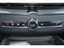 Volvo XC60 T8 Recharge AWD Plus Black Edition - IntelliSafe Assist & Surround - 360º Camera - Harman/Kardon audio - Adaptieve LED koplampen - Verwarmde voorstoelen, stuur & achterbank - Parkeersensoren voor & achter - Elektr. bedienb. voorstoelen met geheugen - Draadloze tel. lader - Extra getint glas - 21' LMV
