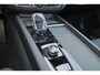Volvo XC60 T8 Recharge AWD Plus Black Edition - IntelliSafe Assist & Surround - 360º Camera - Harman/Kardon audio - Adaptieve LED koplampen - Verwarmde voorstoelen, stuur & achterbank - Parkeersensoren voor & achter - Elektr. bedienb. voorstoelen met geheugen - Draadloze tel. lader - Extra getint glas - 21' LMV