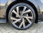Volkswagen Golf 1.5 eTSI 150PK R-Line Business+ / Panoramadak / R-Line Interieur + Exterieur / LED Matrix / Achteruitrijcamera / Stuur + Stoelverwarming **