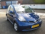 Toyota Aygo 1.0-12V + zuinig 5 deurs in Nederland nieuw geleverd autootje met airco en centrale portiervergrendeling!