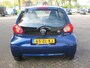 Toyota Aygo 1.0-12V + zuinig 5 deurs in Nederland nieuw geleverd autootje met airco en centrale portiervergrendeling!