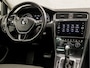 Volkswagen Golf Variant 1.5 TSI Comfortline Automaat (APPLE CARPLAY, GROOT NAVI, CAMERA, CLIMATE, STOELVERWARMING, SPORTSTOELEN, GETINT GLAS, ADAPTIVE CRUISE, NIEUWE APK, NIEUWSTAAT)
