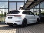 Porsche Cayenne 3.0 E-Hybrid Platinum Edition | SPORTDESIGN | SPORTCHRONO | SPORTUITLAATSYSTEEM | PANORAMA/SCHUIF-KANTELDAK | PASM LUCHTVERING | 21 INCH | 18-WEG STOELEN | ACHTERUITRIJCAMERA | ADAPTIVE CRUISE CONTROL | CARRARAWIT |