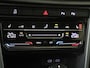 Volkswagen T-Roc 1.5 TSI Style | Panoramadak | Trekhaak | Keyless | Digital cockpit Pro | Achteruitrijcamera | Parkeerassistent | Adaptieve cruise control | Stoelverwarming |