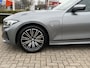 BMW 3-Serie 320e Widescreen Trekhaak Camera Elek Stoelen Leder Stoelverwarming 18 Inch M-Sport Velgen Keyless Led Dab Extra Getint Glas NL Auto Plug In Hybride