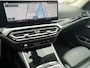 BMW 3-Serie 320e Widescreen Trekhaak Camera Elek Stoelen Leder Stoelverwarming 18 Inch M-Sport Velgen Keyless Led Dab Extra Getint Glas NL Auto Plug In Hybride