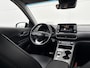 Hyundai Kona Electric EV Premium 64 kWh / Afn trekhaak / Airco (automatisch) / Cruise control adaptief met Stop&Go en stuurhulp / Navigatiesysteem full map /