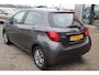 Toyota Yaris 1.3 VVT-i DYNAMIC 5-DEURS AIRCO NAVIGATIE LM-VELGEN PARKEERCAMERA BLUETOOTH 6-SPEED