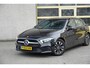 Mercedes-Benz A-klasse 180 5drs Business Solution BJ2022 Lmv 16" | Led V+A | Pdc | Navi | Achteruitrijcamera | Virtual cockpit | Climate control | Cruise control | Sportstoelen | Verwarmde voorstoelen | Zwarte hemel | Getint glas