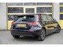 Mercedes-Benz A-klasse 180 5drs Business Solution BJ2022 Lmv 16" | Led V+A | Pdc | Navi | Achteruitrijcamera | Virtual cockpit | Climate control | Cruise control | Sportstoelen | Verwarmde voorstoelen | Zwarte hemel | Getint glas